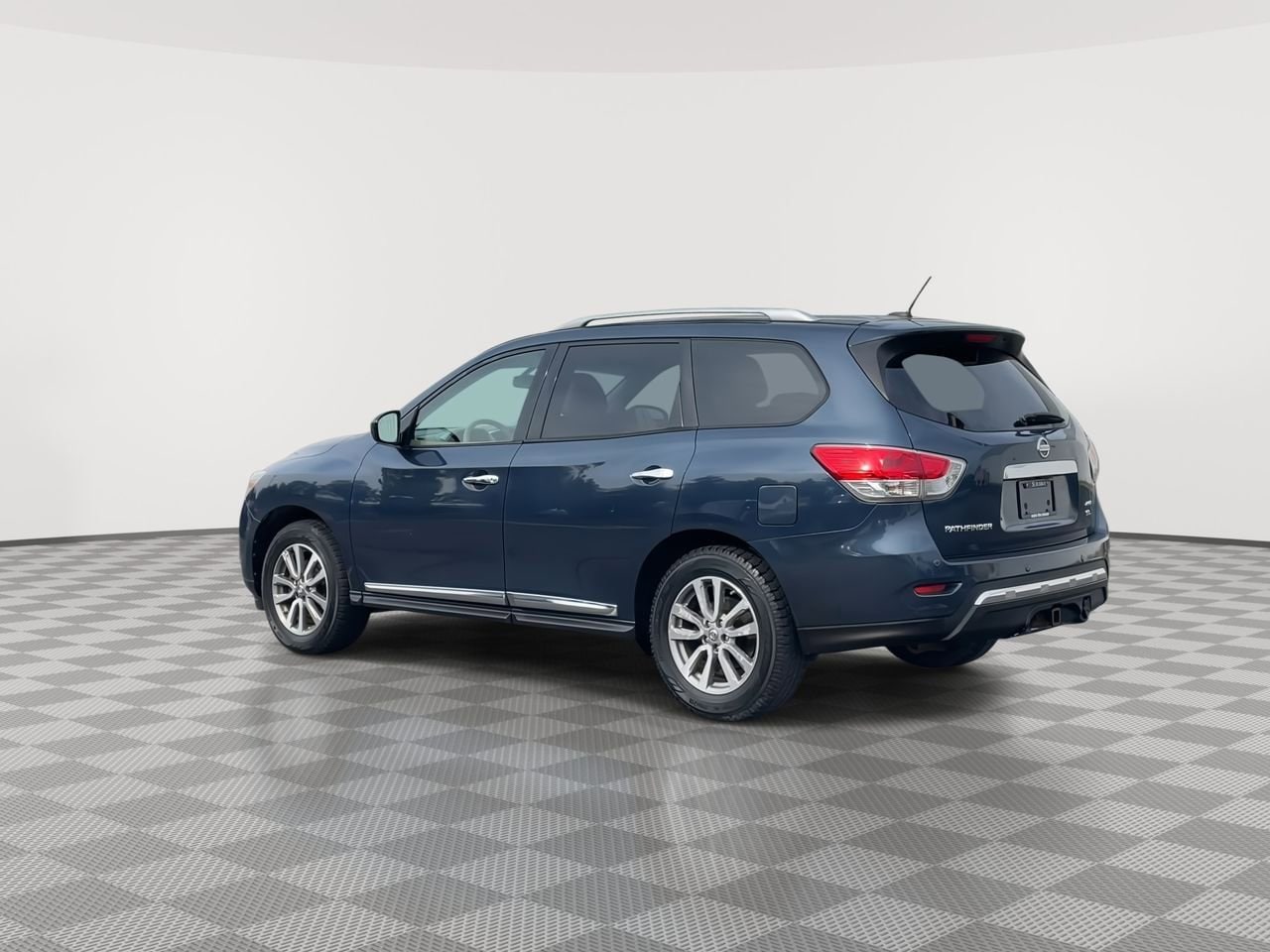 Thumbnail: 2014 Nissan Pathfinder - 6