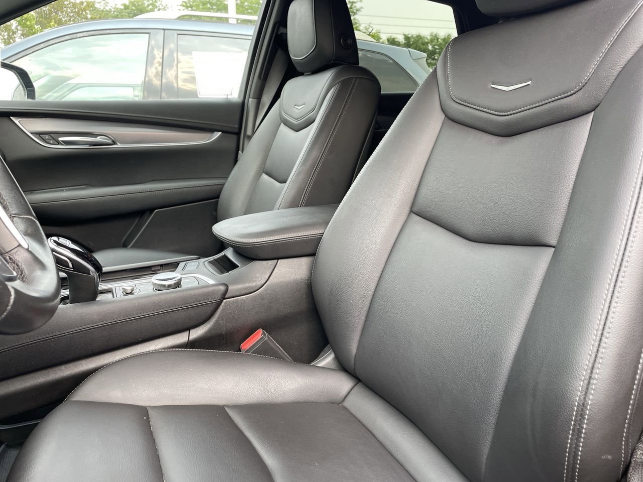 Thumbnail: 2023 Cadillac XT5 - 12