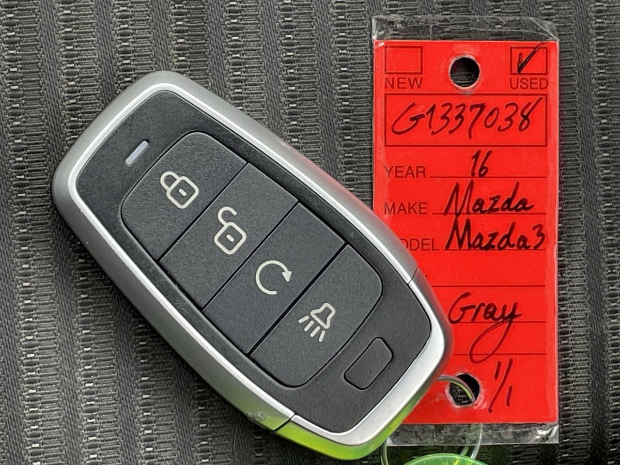 Thumbnail: 2016 Mazda Mazda3 - 28