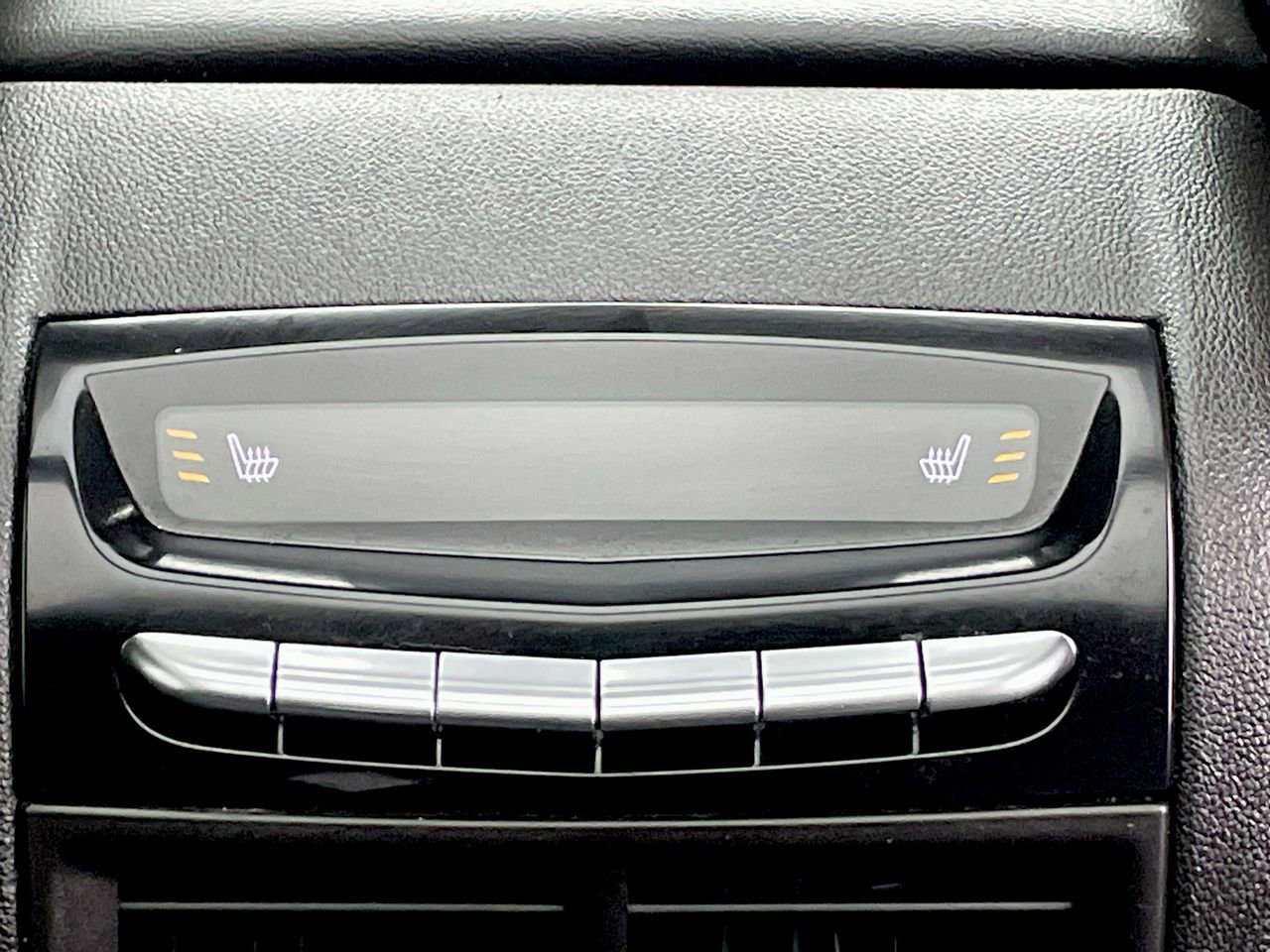 Thumbnail: 2022 Cadillac XT5 - 22