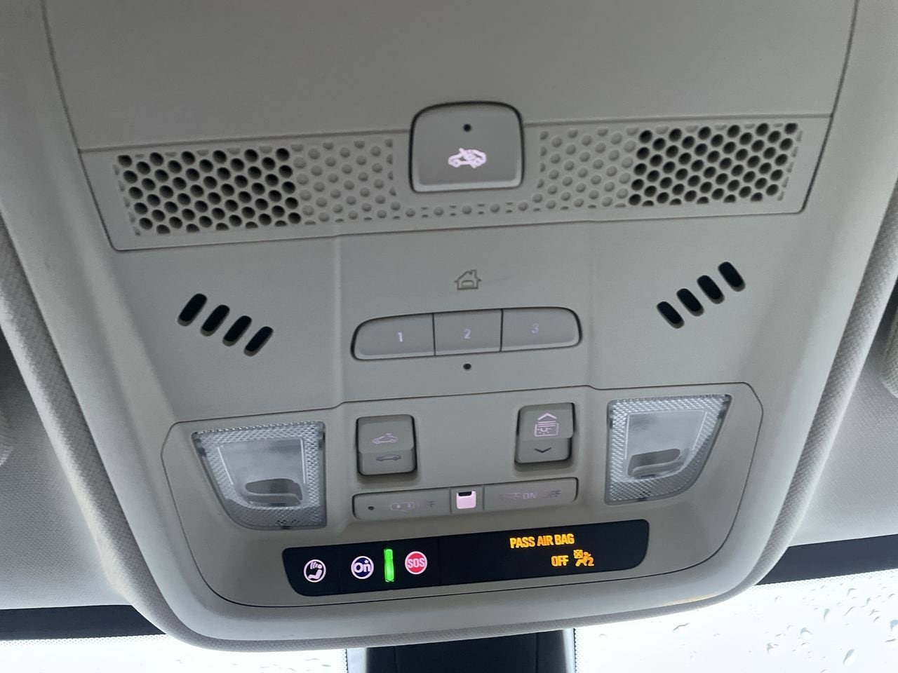 Thumbnail: 2023 Cadillac XT5 - 32