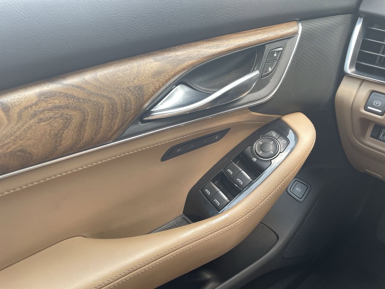 Thumbnail: 2022 Cadillac CT5 - 32