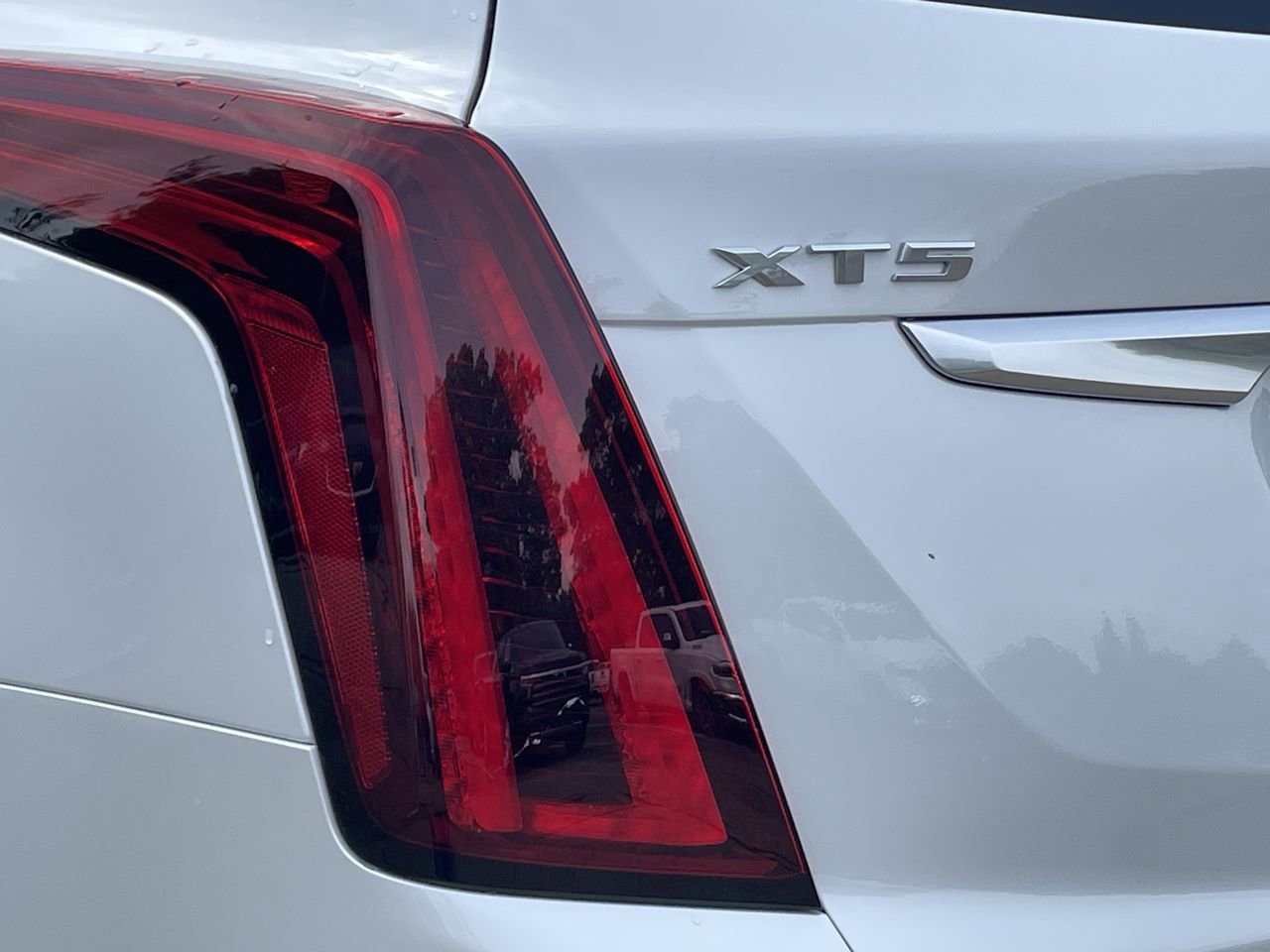 Thumbnail: 2023 Cadillac XT5 - 40