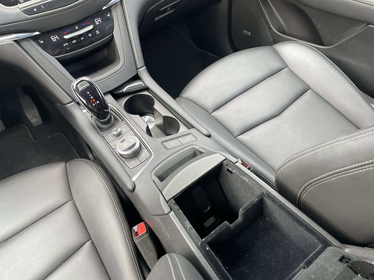 Thumbnail: 2023 Cadillac XT5 - 23