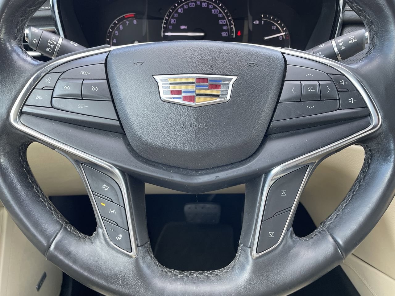Thumbnail: 2019 Cadillac XT5 - 10