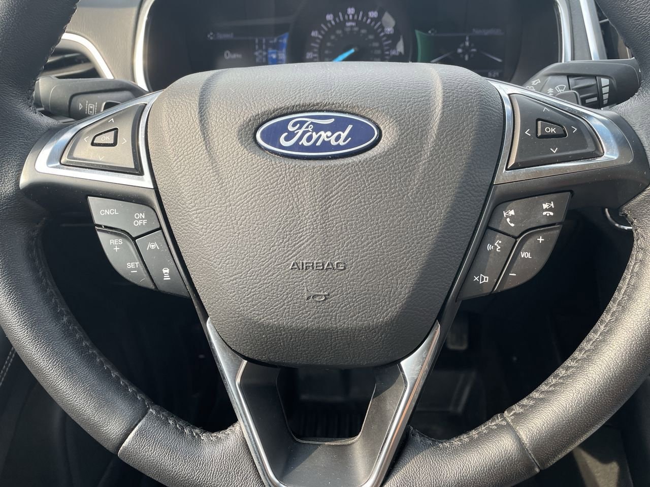 Thumbnail: 2019 Ford Edge - 10