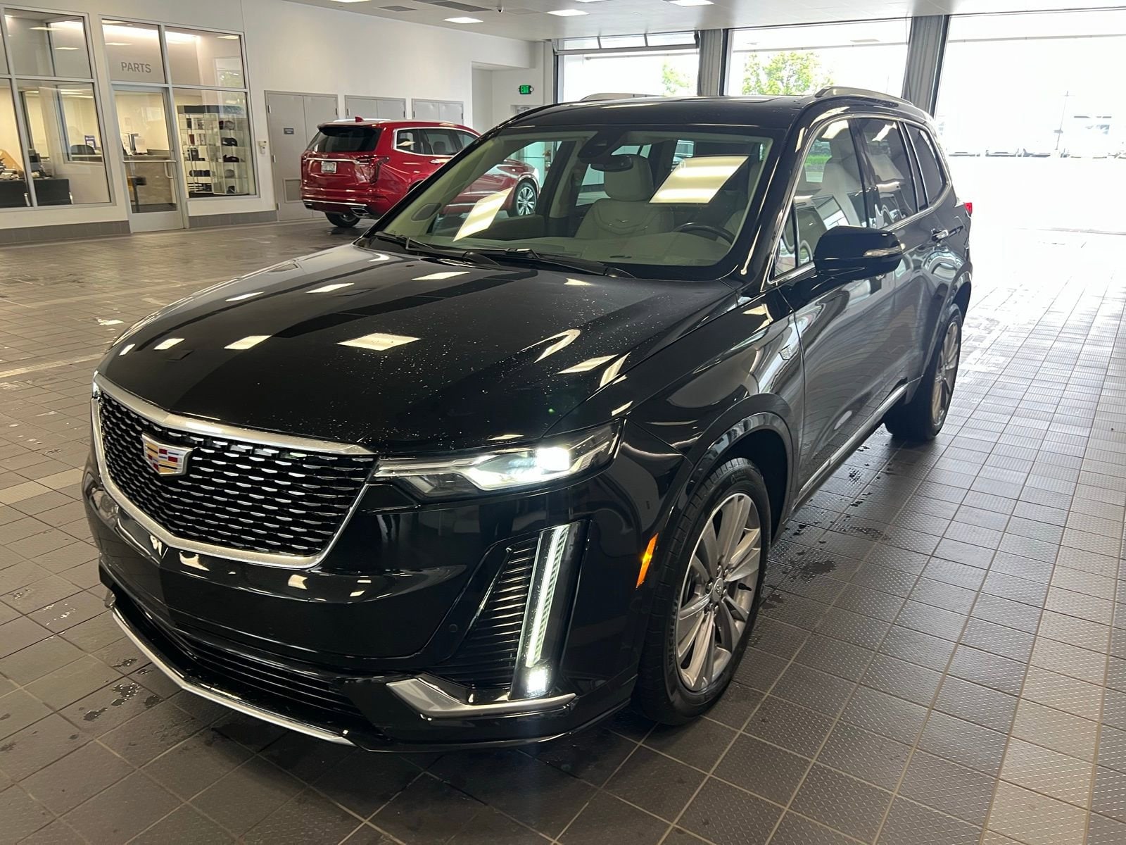 2023 Cadillac XT6 Premium Luxury Hero Image
