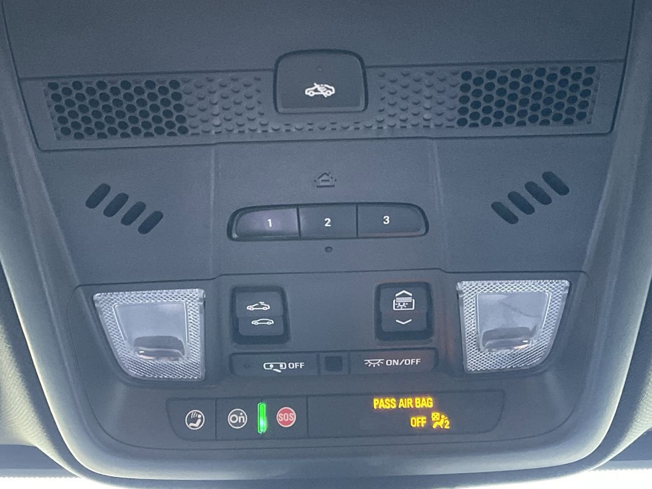 Thumbnail: 2023 Cadillac XT5 - 32