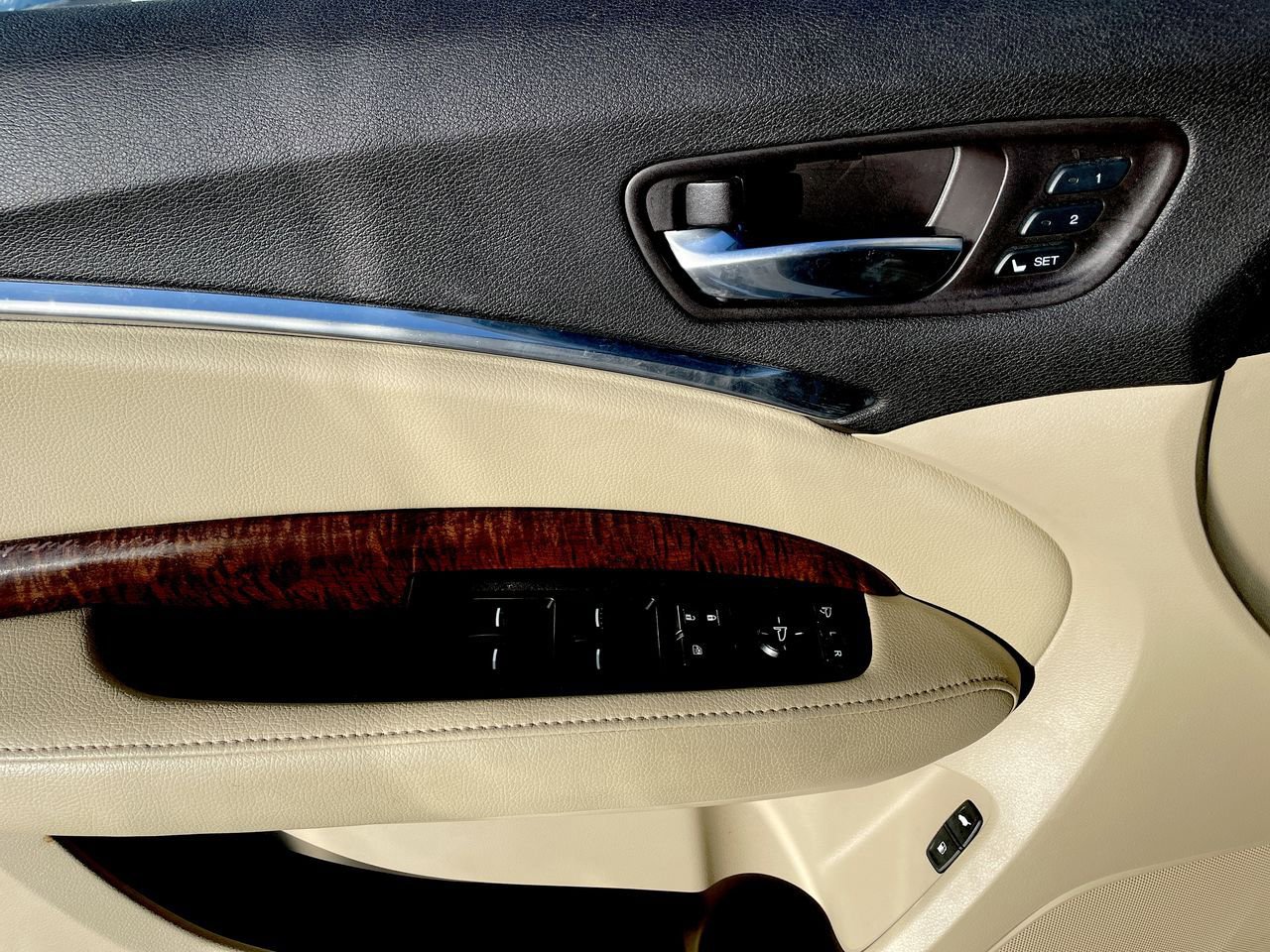 Thumbnail: 2017 Acura MDX - 34