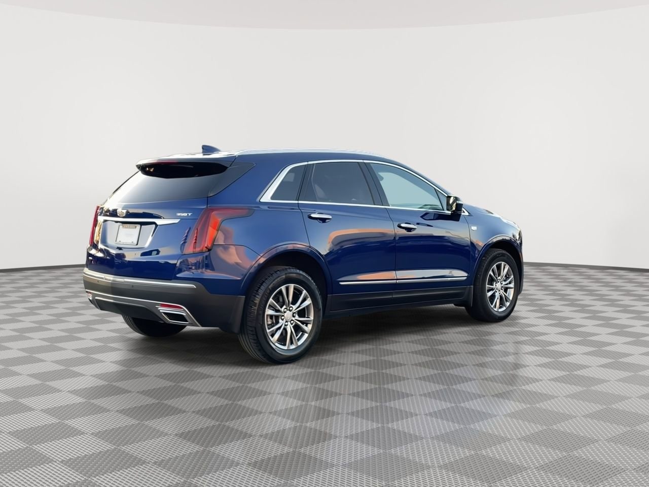 Thumbnail: 2023 Cadillac XT5 - 8