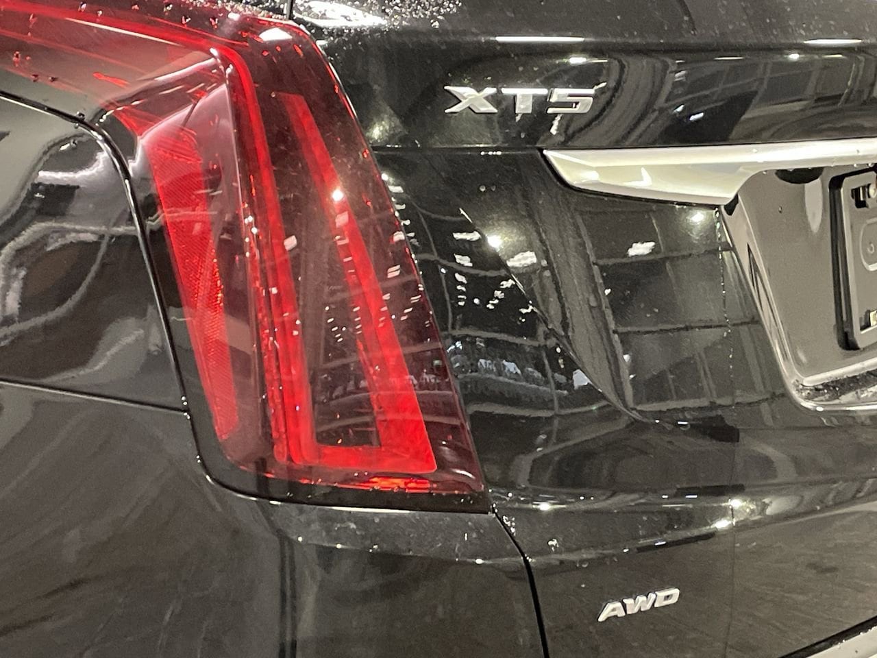 Thumbnail: 2023 Cadillac XT5 - 40