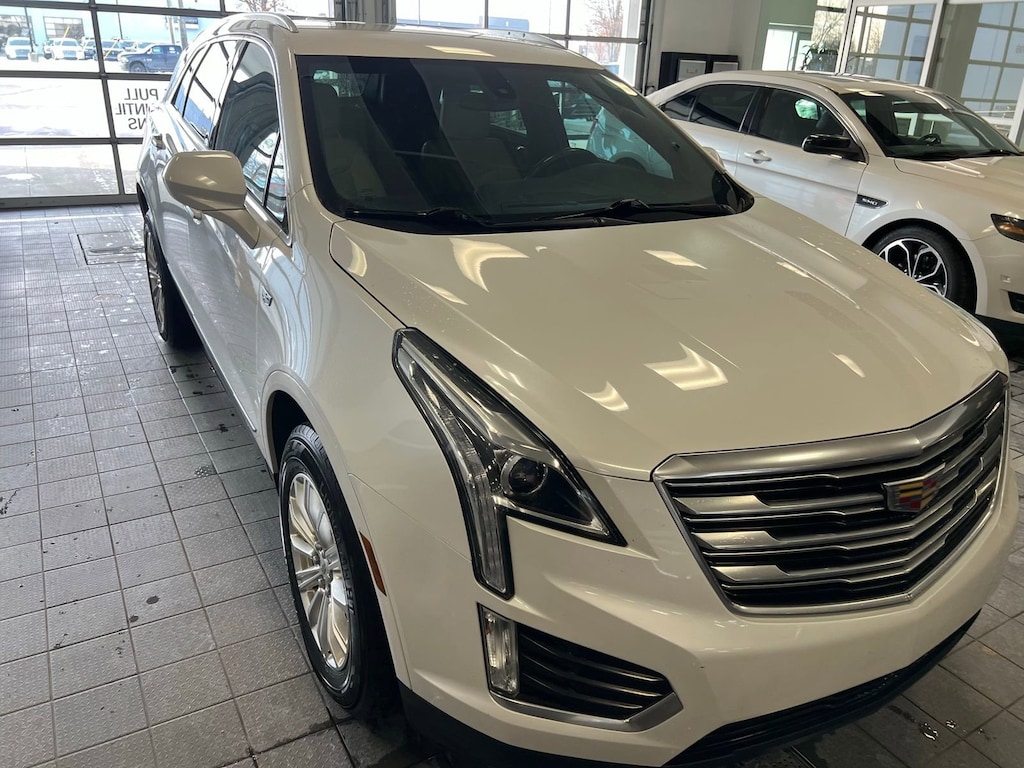 Used 2017 CADILLAC XT5 FWD SUV