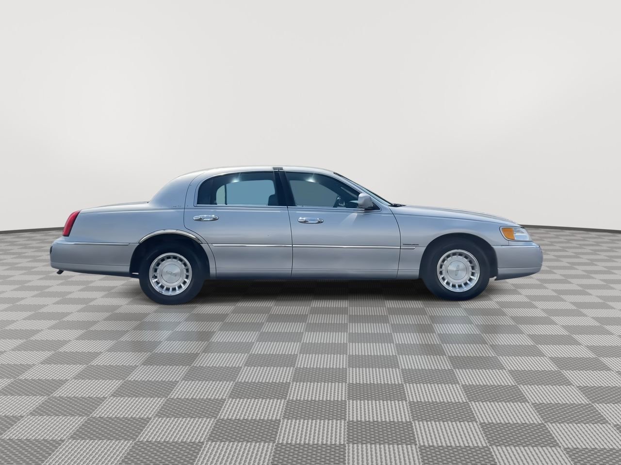 Thumbnail: 2000 Lincoln Town Car - 9