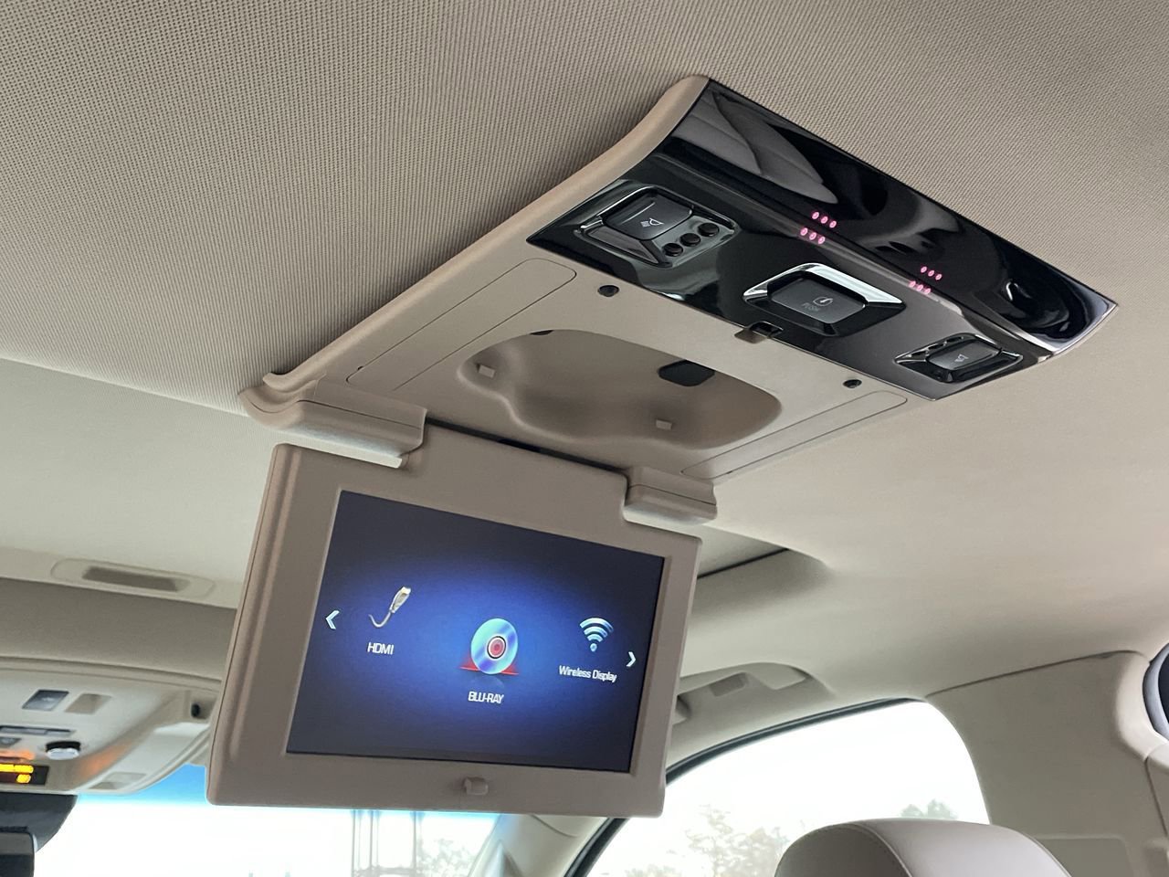 Thumbnail: 2019 Cadillac Escalade - 23