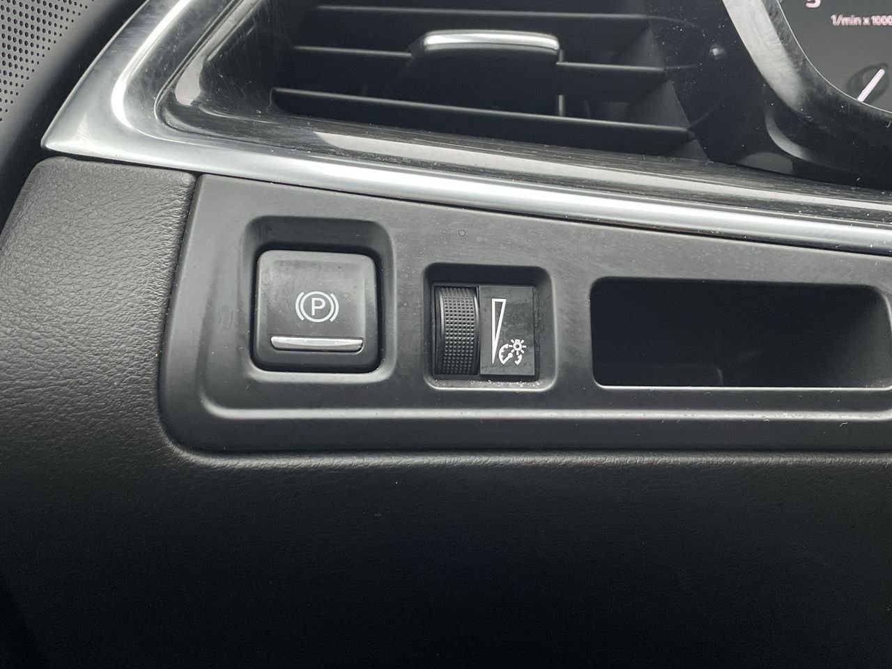 Thumbnail: 2022 Cadillac XT5 - 30