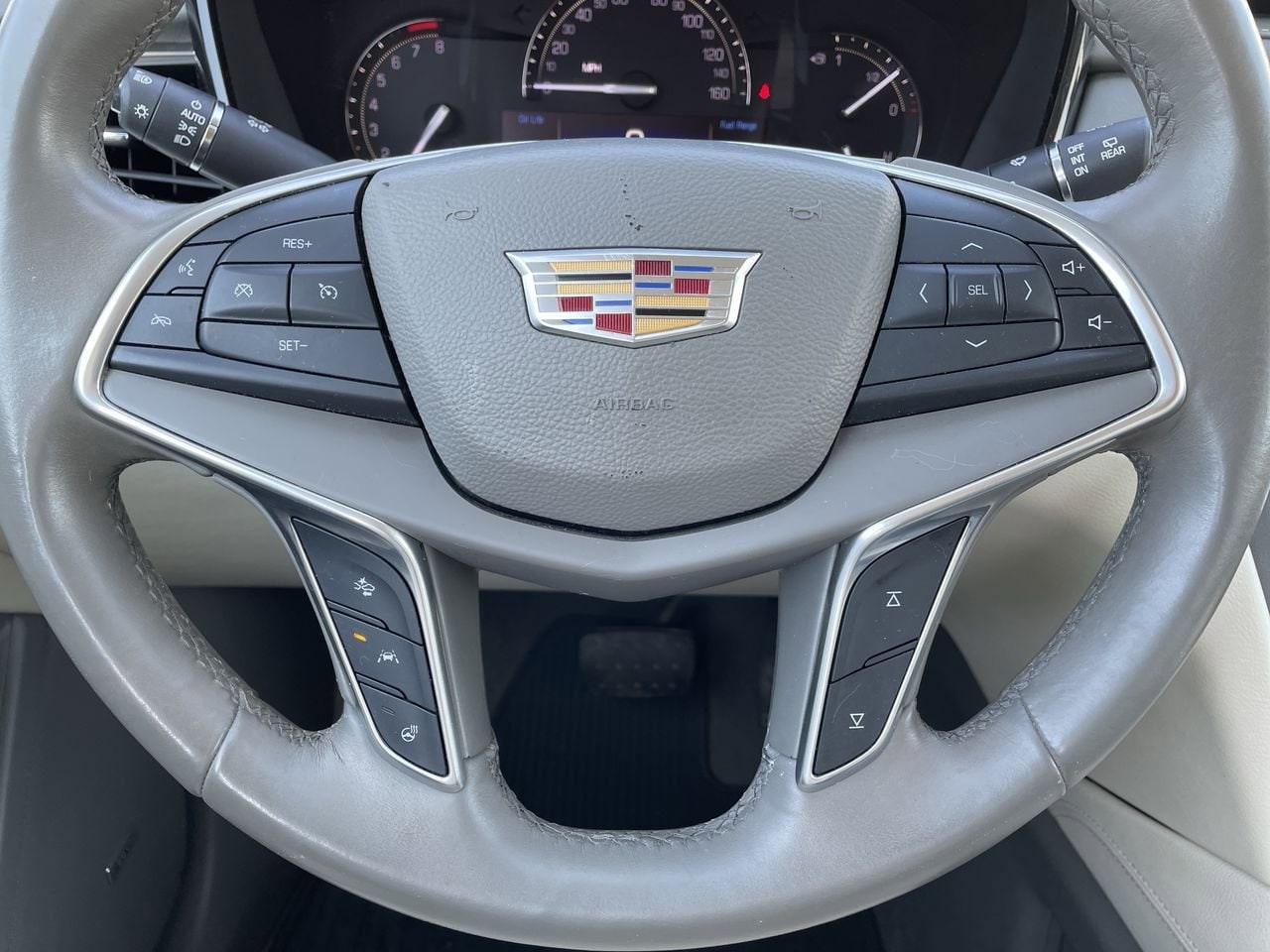 Thumbnail: 2017 Cadillac XT5 - 10