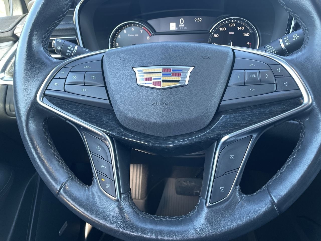 Thumbnail: 2023 Cadillac XT5 - 10