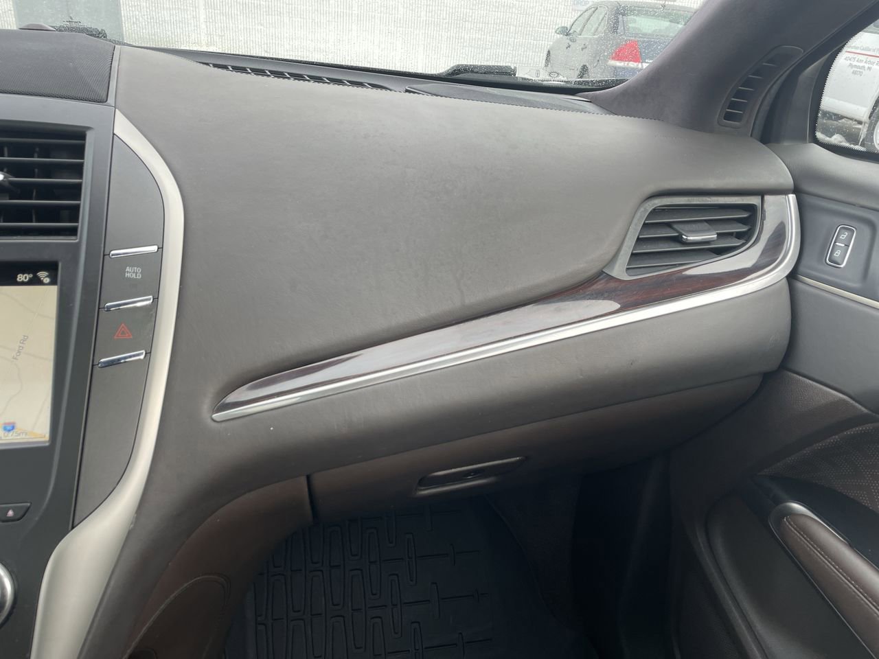 Thumbnail: 2017 Lincoln MKC - 16