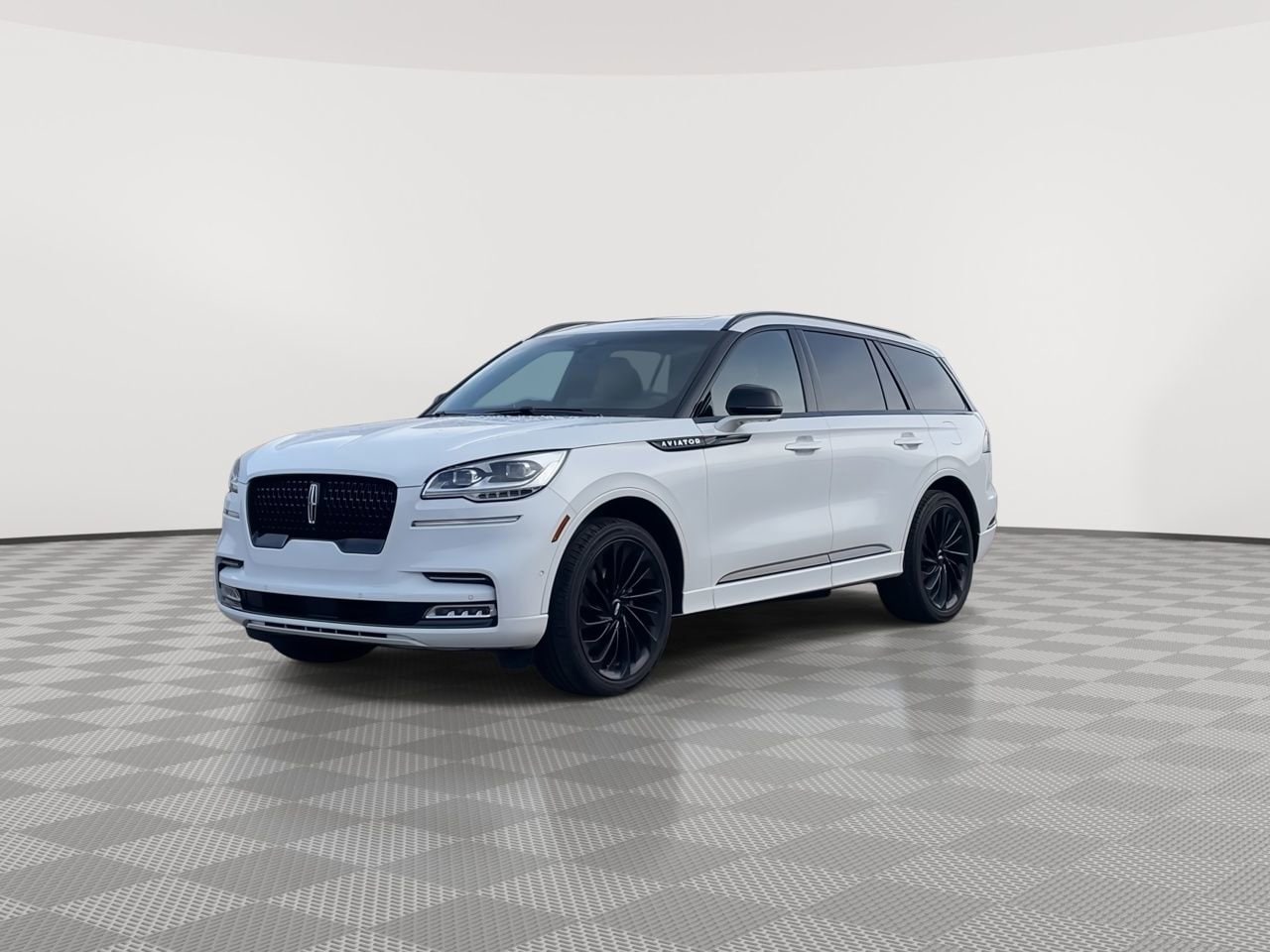 Thumbnail: 2024 Lincoln Aviator - 4