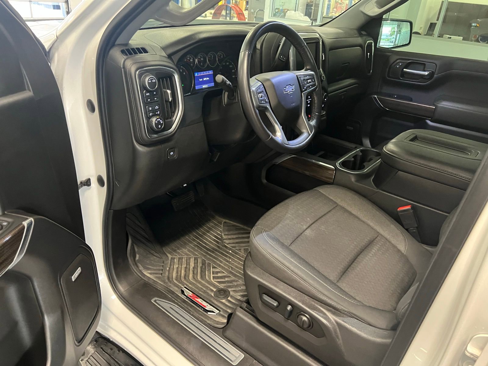 Thumbnail: 2022 Chevrolet Silverado 1500 - 5