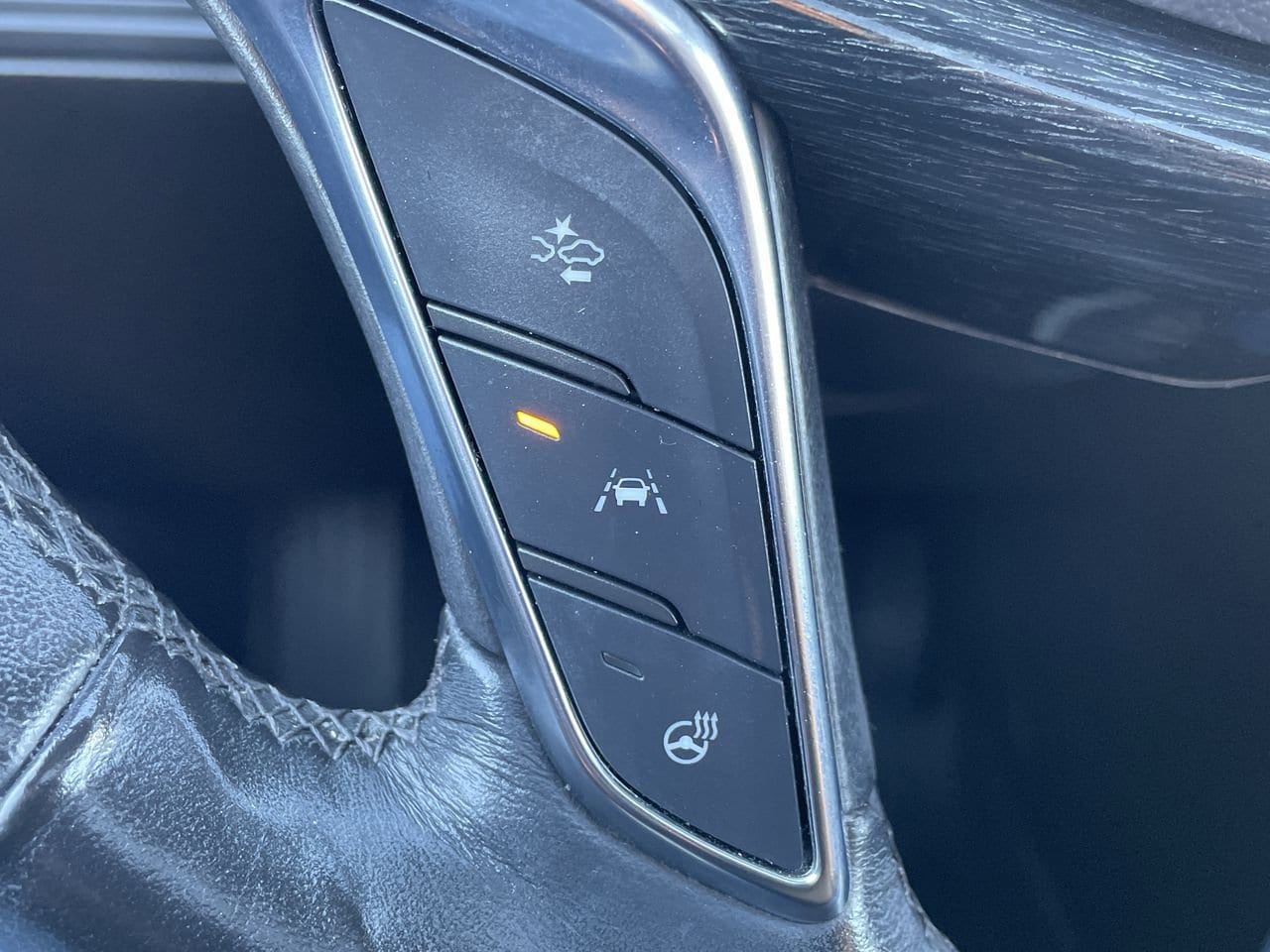 Thumbnail: 2023 Cadillac XT5 - 24