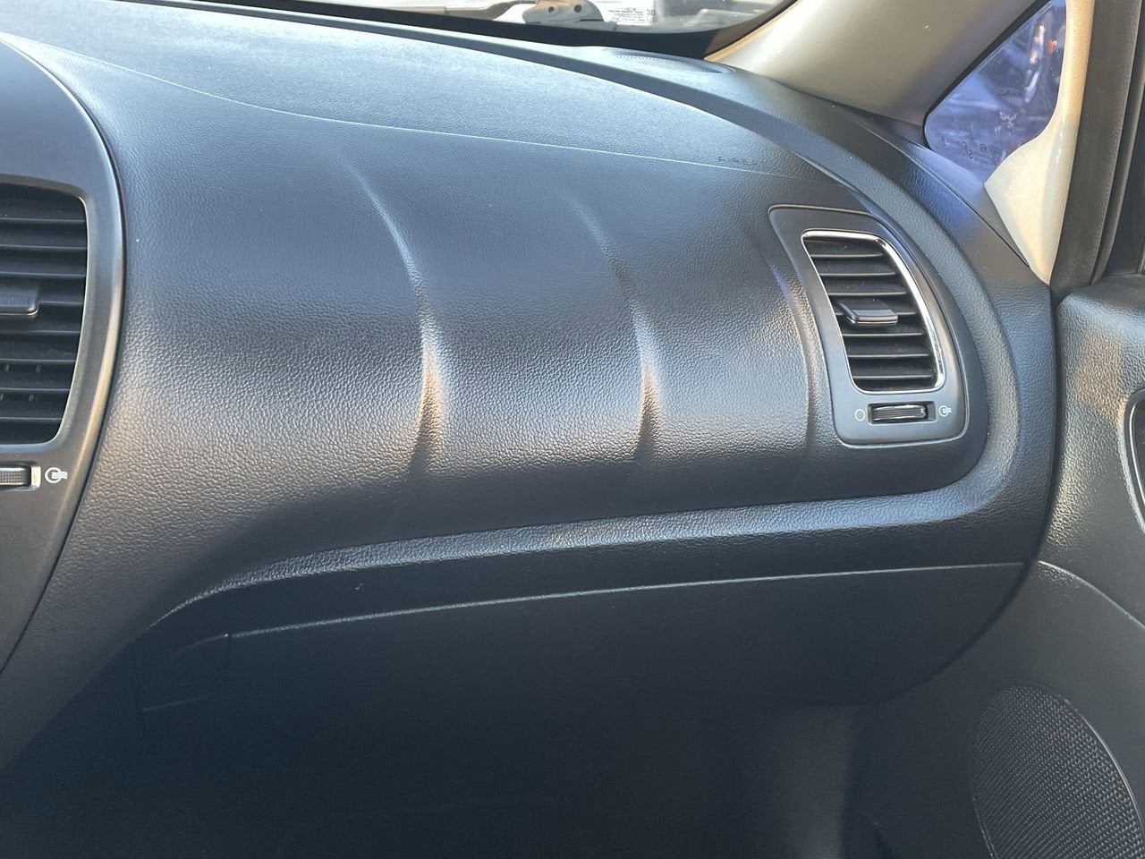 Thumbnail: 2017 Kia Forte - 16