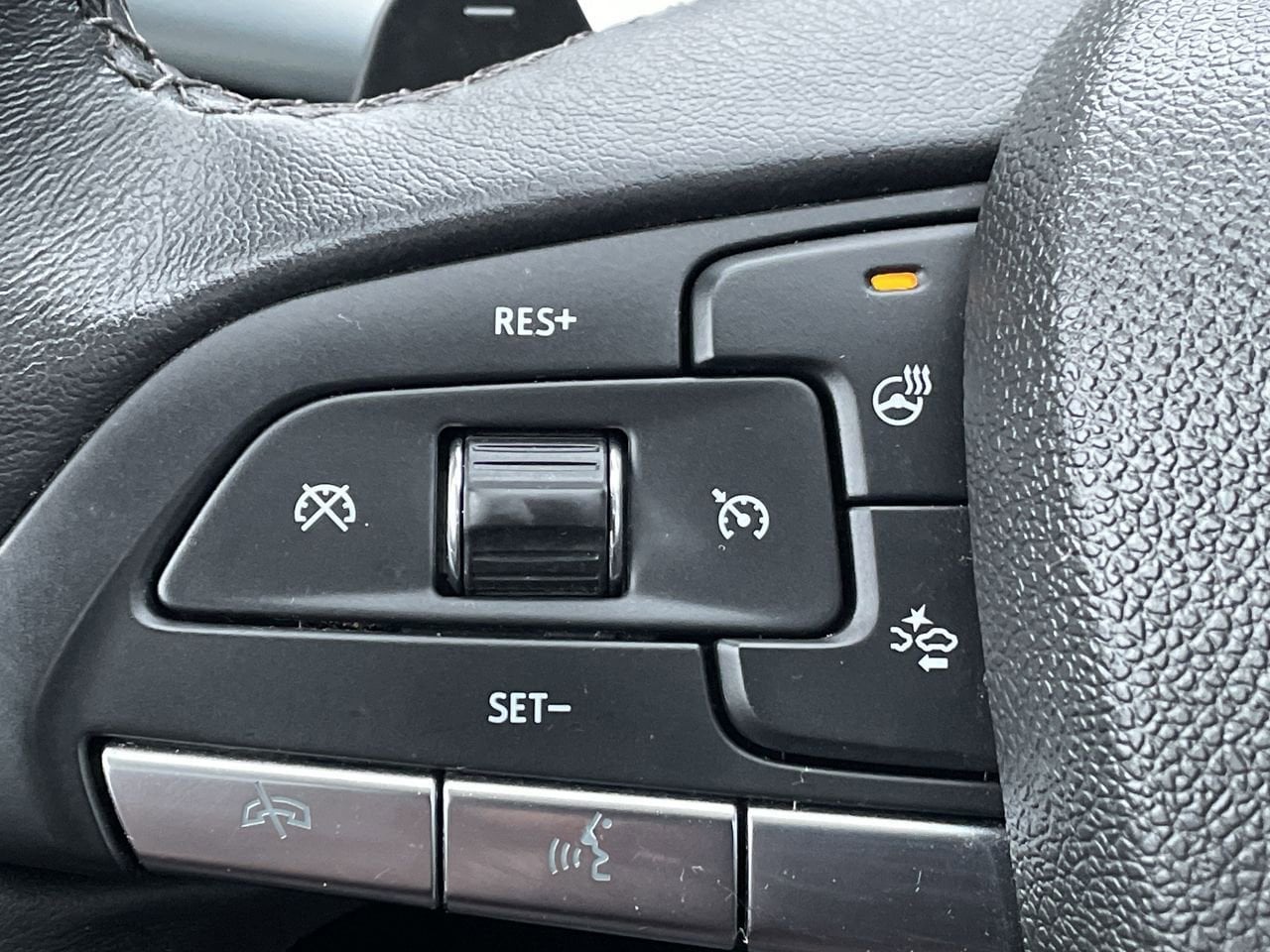 Thumbnail: 2023 Cadillac XT4 - 24