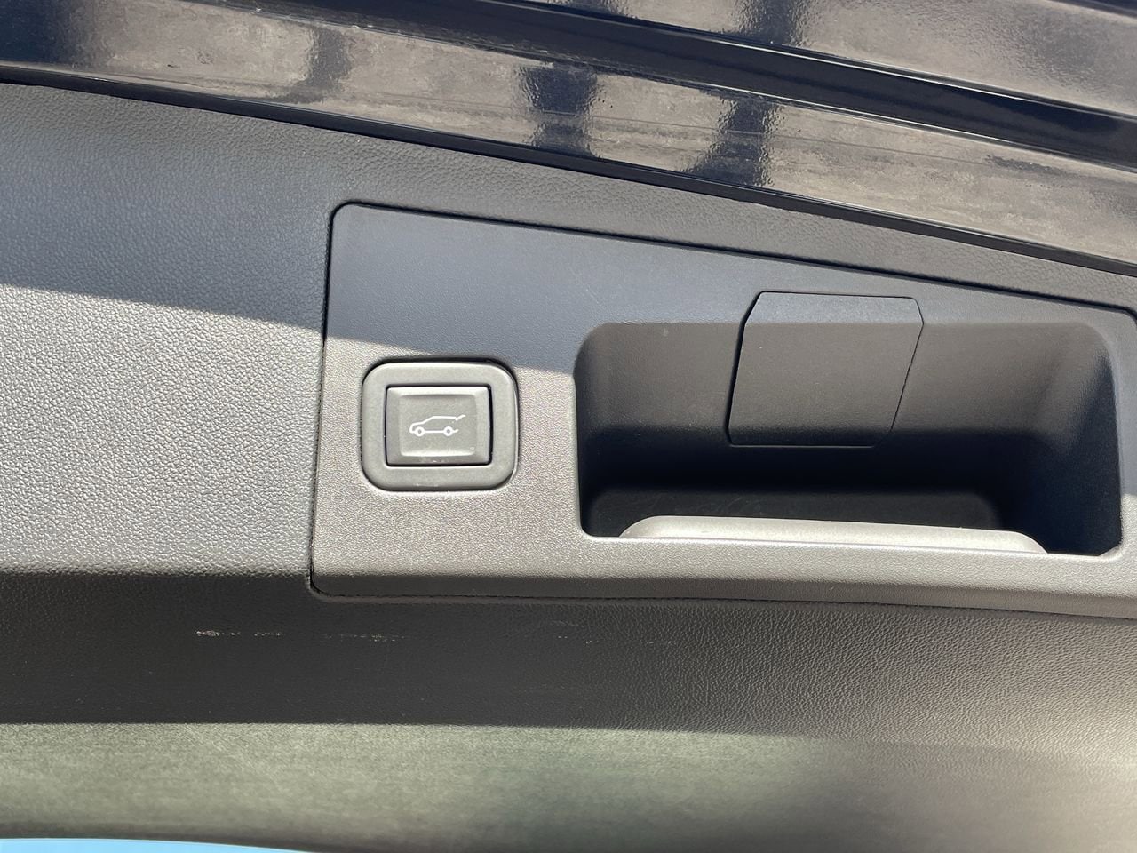 Thumbnail: 2024 Cadillac XT5 - 18