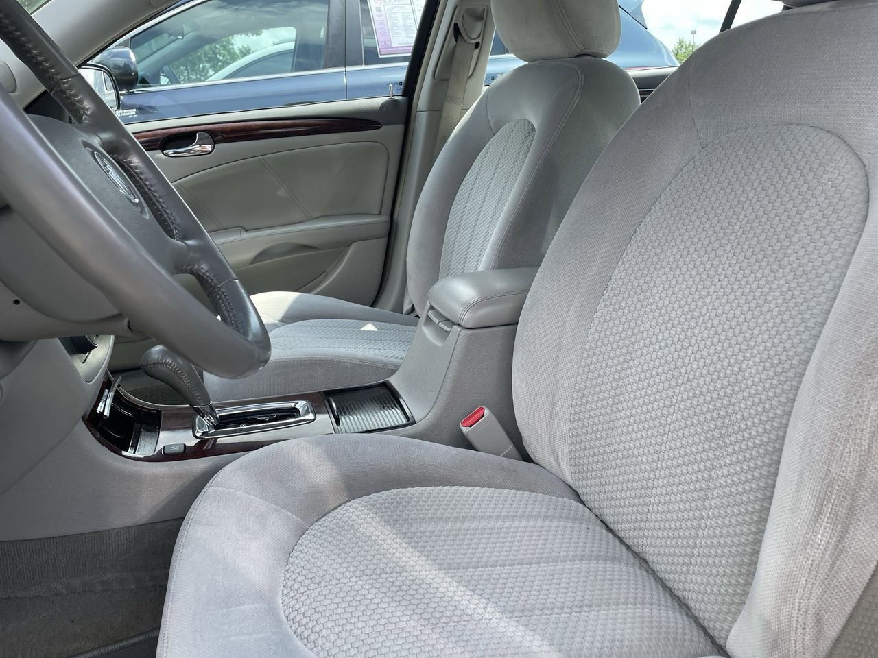 Thumbnail: 2011 Buick Lucerne - 12