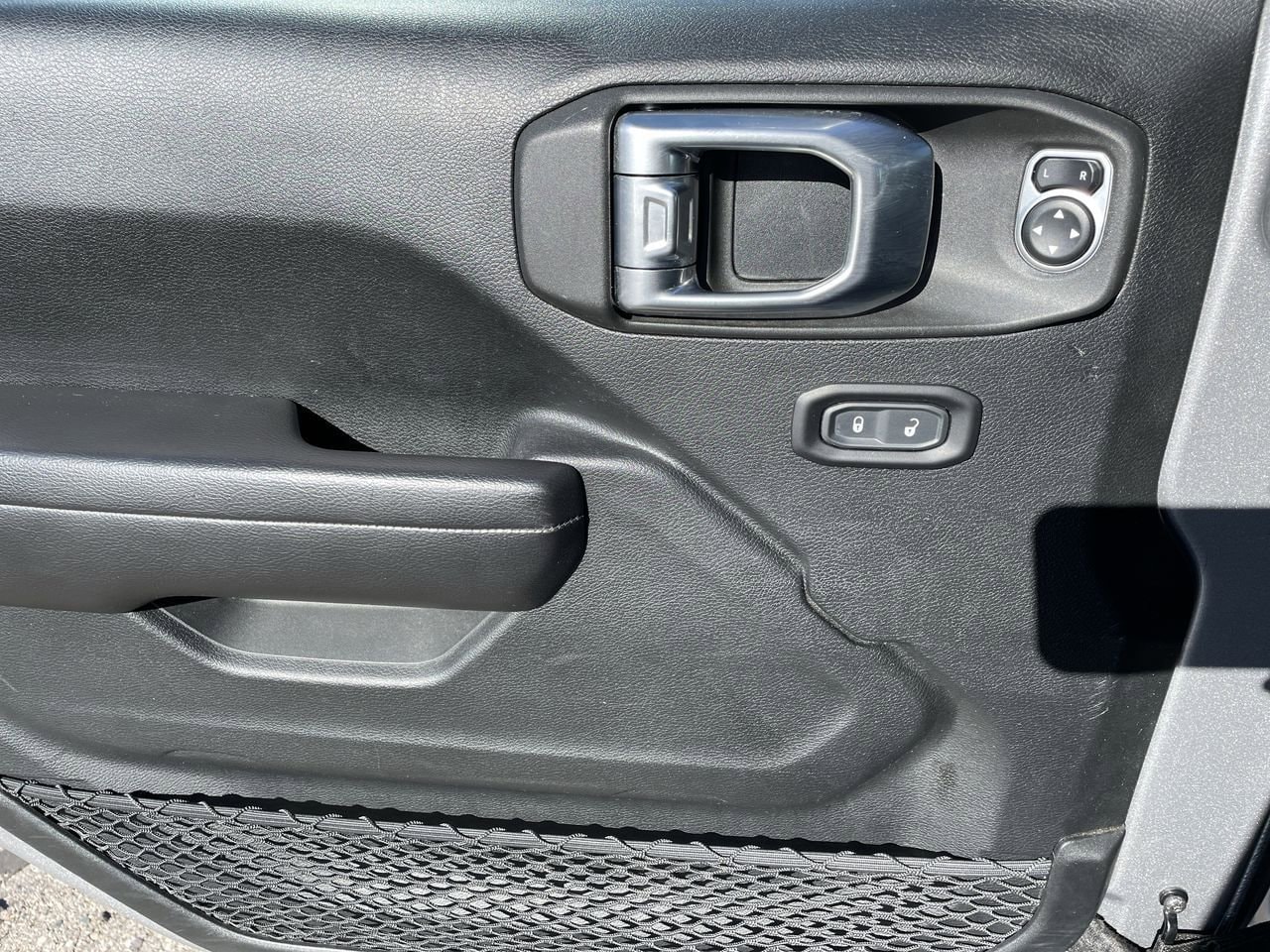 Thumbnail: 2019 Jeep Wrangler - 33