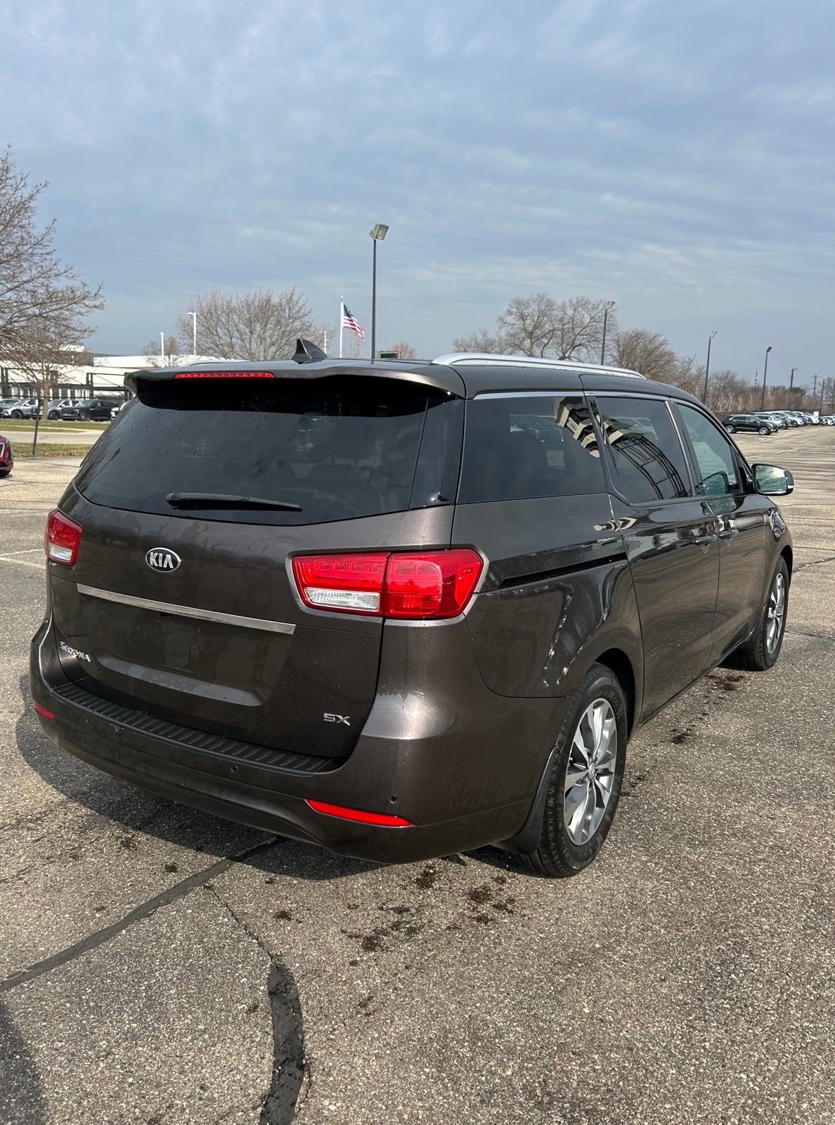 Thumbnail: 2016 Kia Sedona - 3