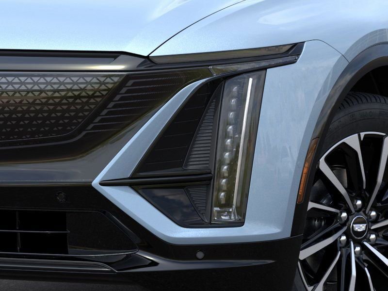 Thumbnail: 2025 Cadillac Lyriq - 10