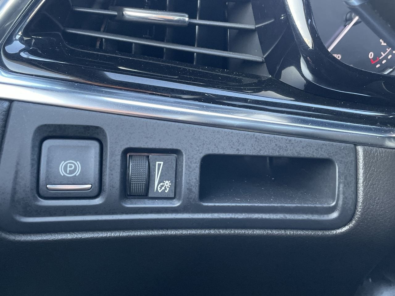 Thumbnail: 2022 Cadillac XT6 - 31