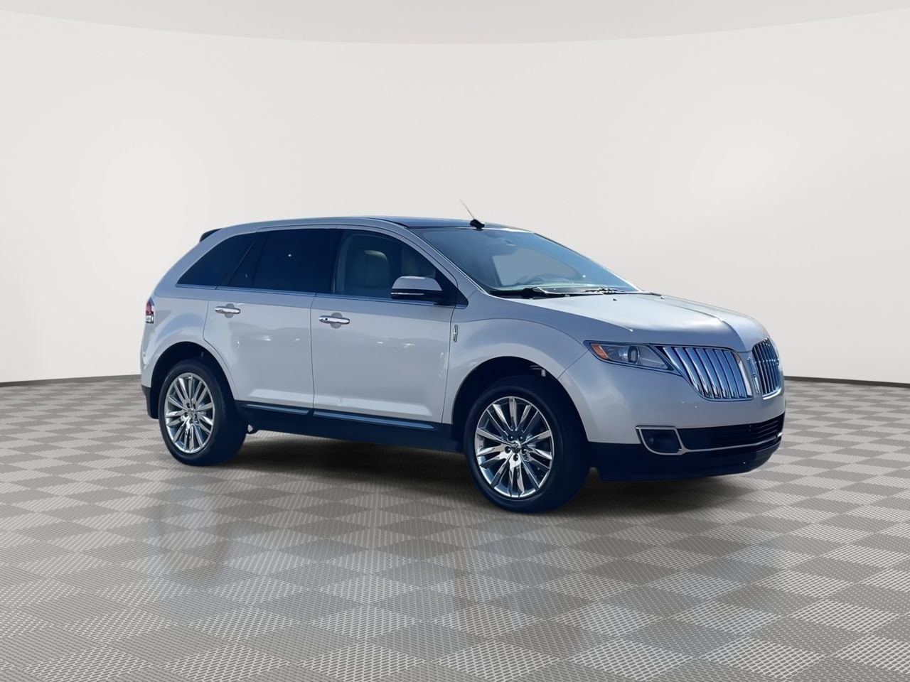 Thumbnail: 2015 Lincoln MKX - 2