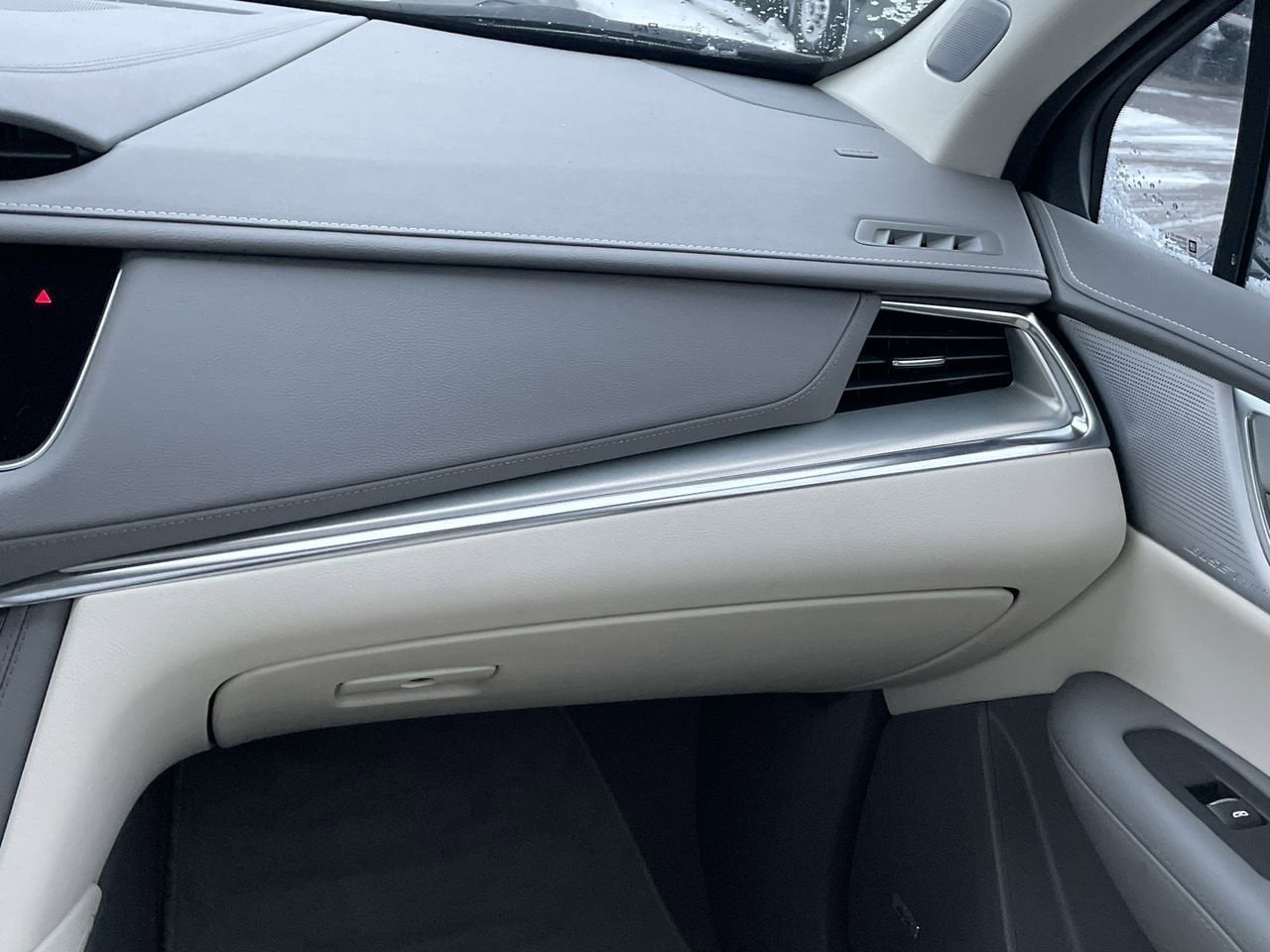 Thumbnail: 2023 Cadillac XT5 - 16