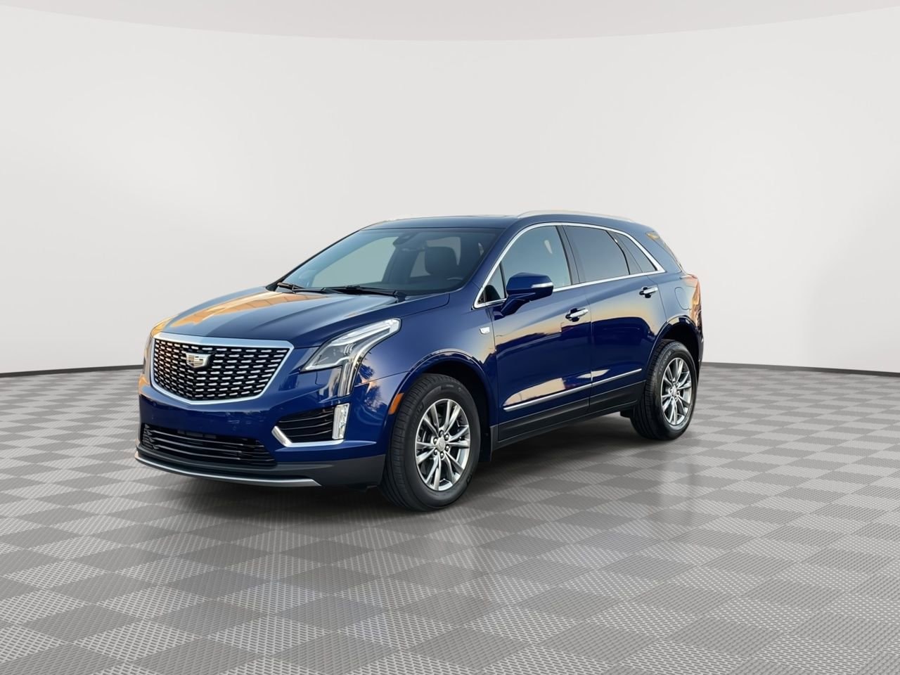 Thumbnail: 2023 Cadillac XT5 - 4