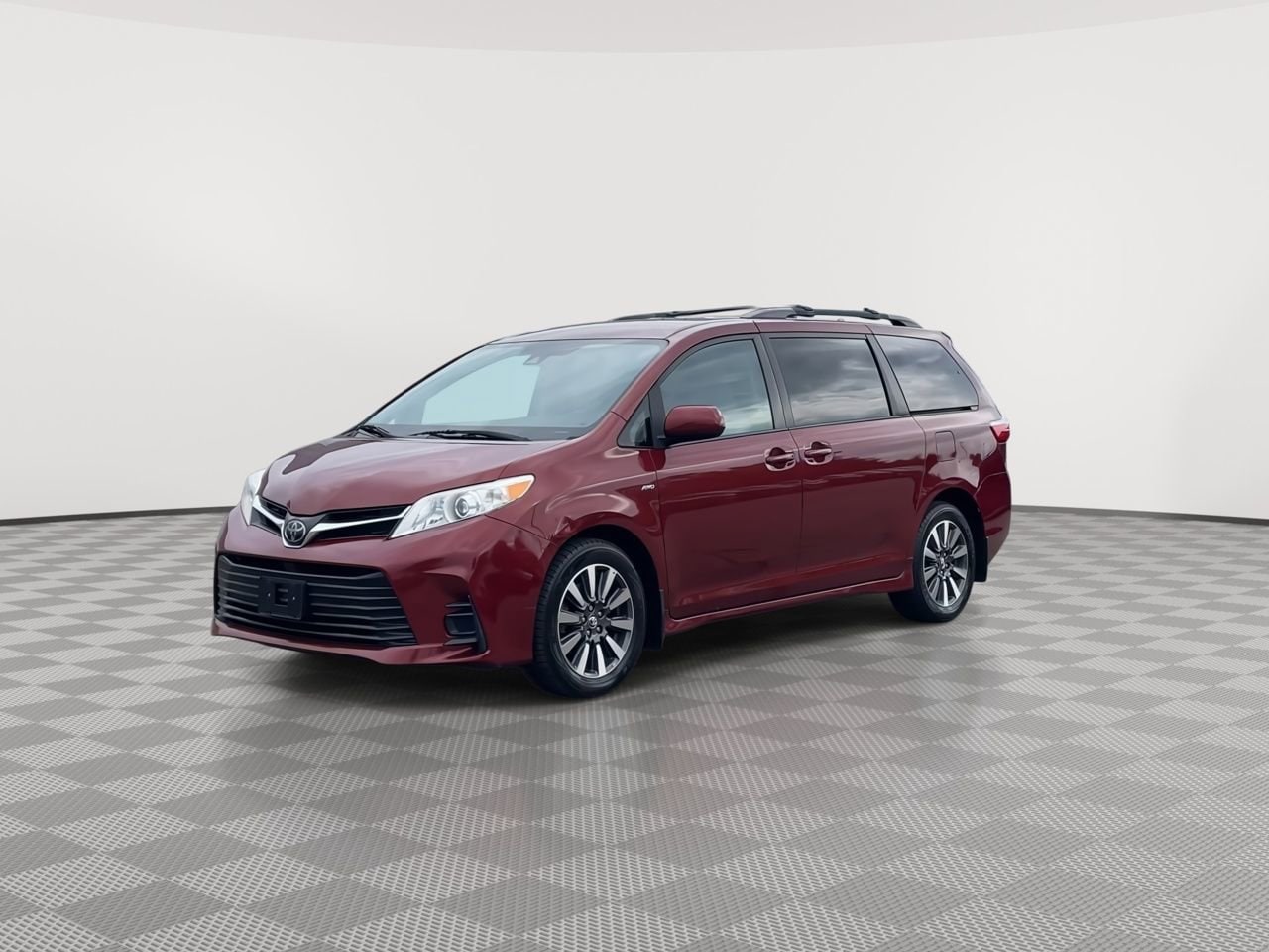 Thumbnail: 2019 Toyota Sienna - 4