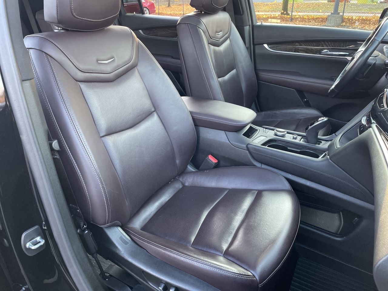 Thumbnail: 2022 Cadillac XT6 - 14