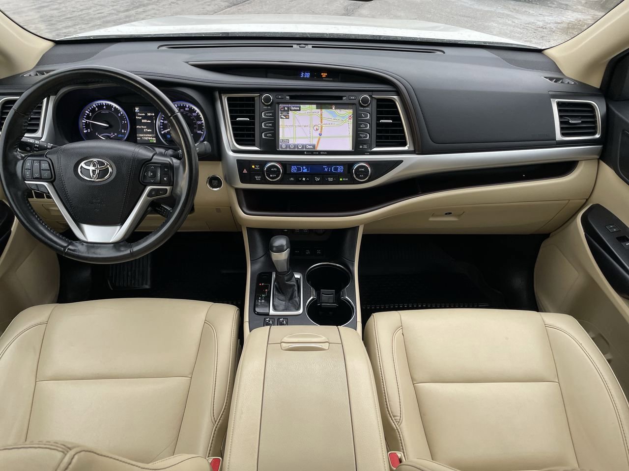 Thumbnail: 2019 Toyota Highlander - 25