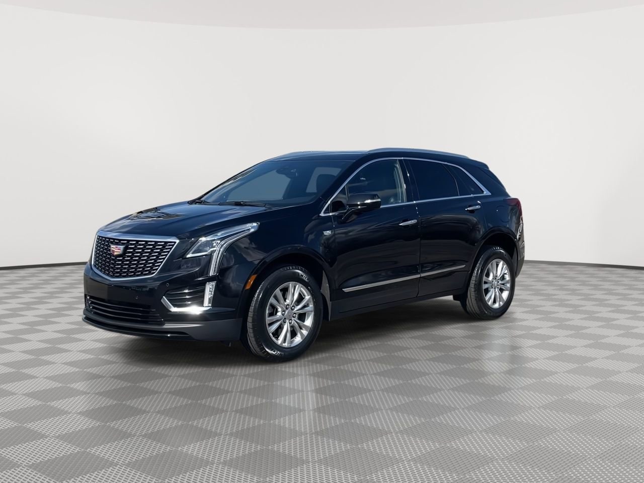 Thumbnail: 2024 Cadillac XT5 - 4