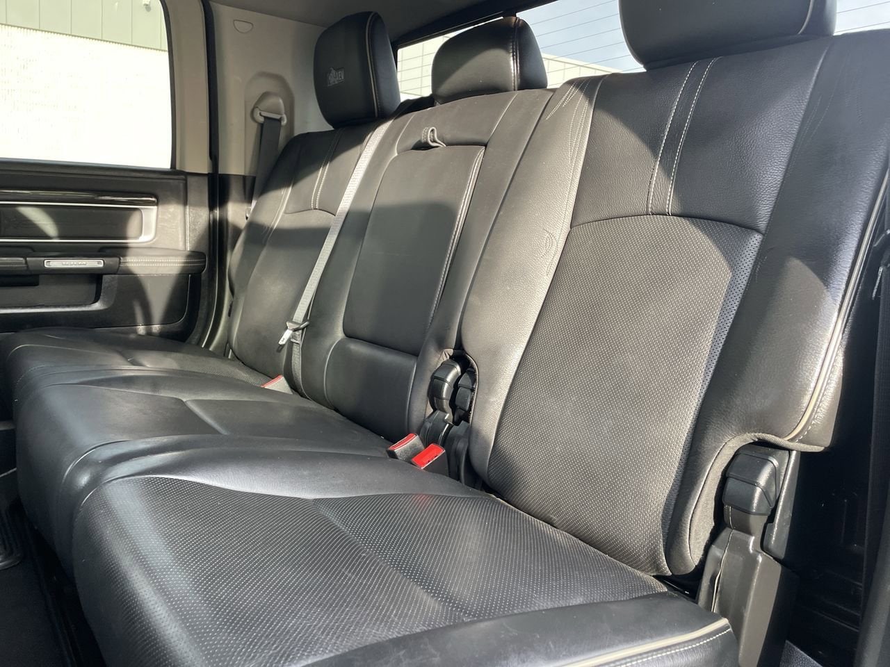 2015 RAM 3500 Longhorn 18