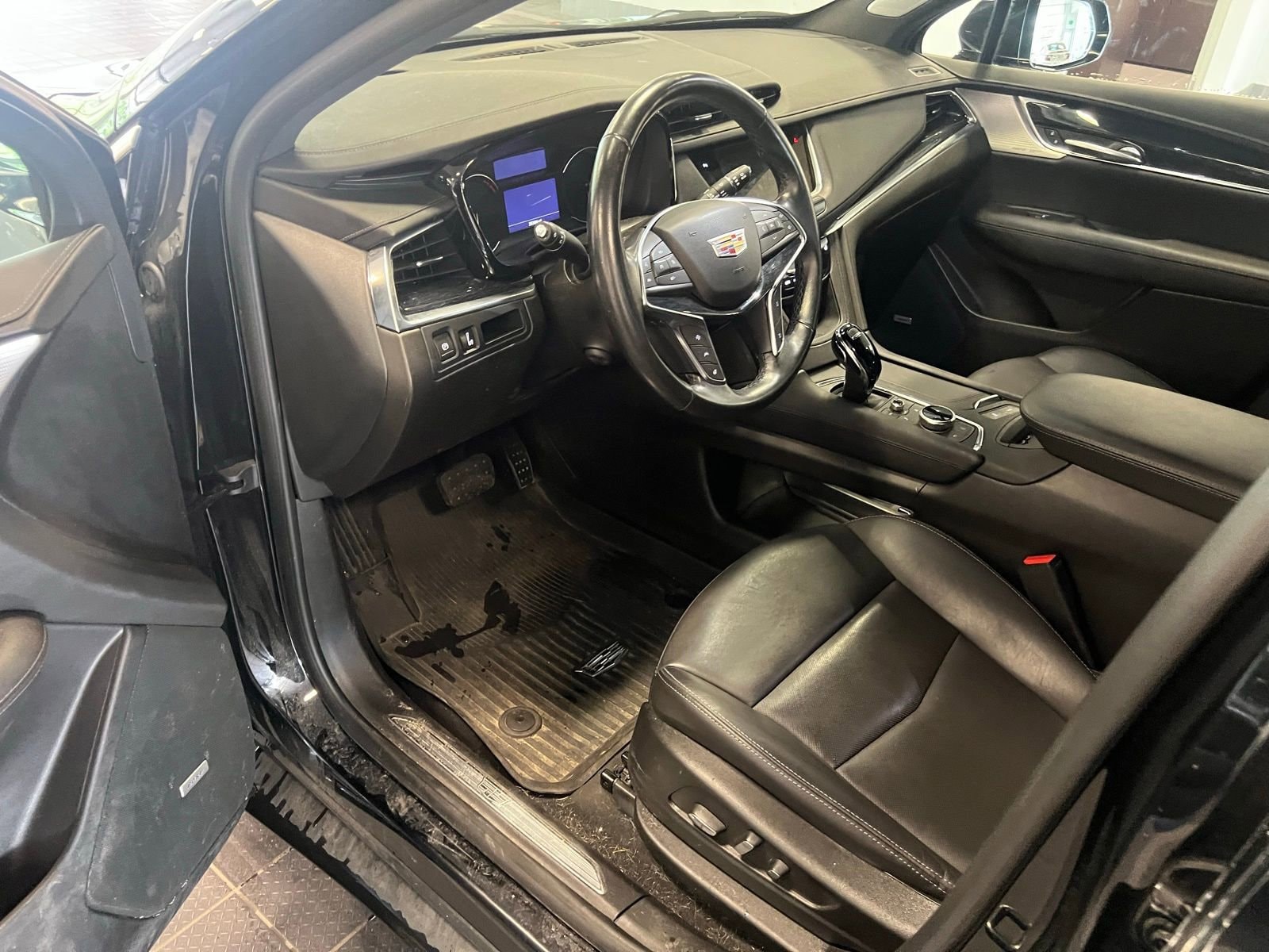 Thumbnail: 2023 Cadillac XT5 - 5