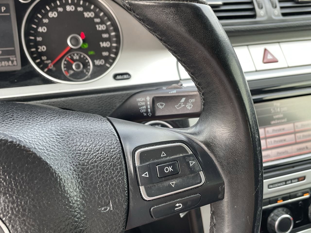 Thumbnail: 2010 Volkswagen Passat - 27