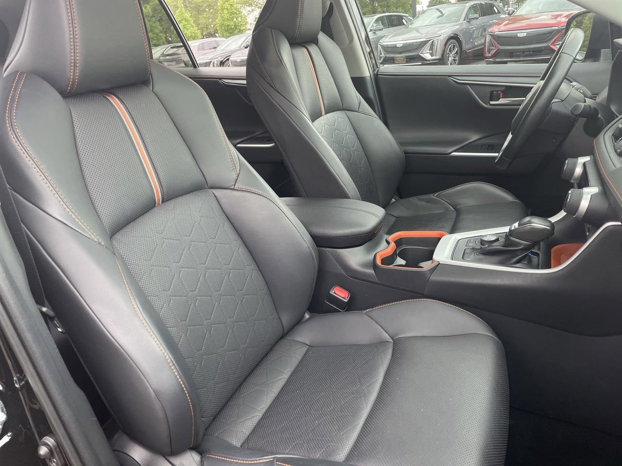 Thumbnail: 2019 Toyota RAV4 - 14