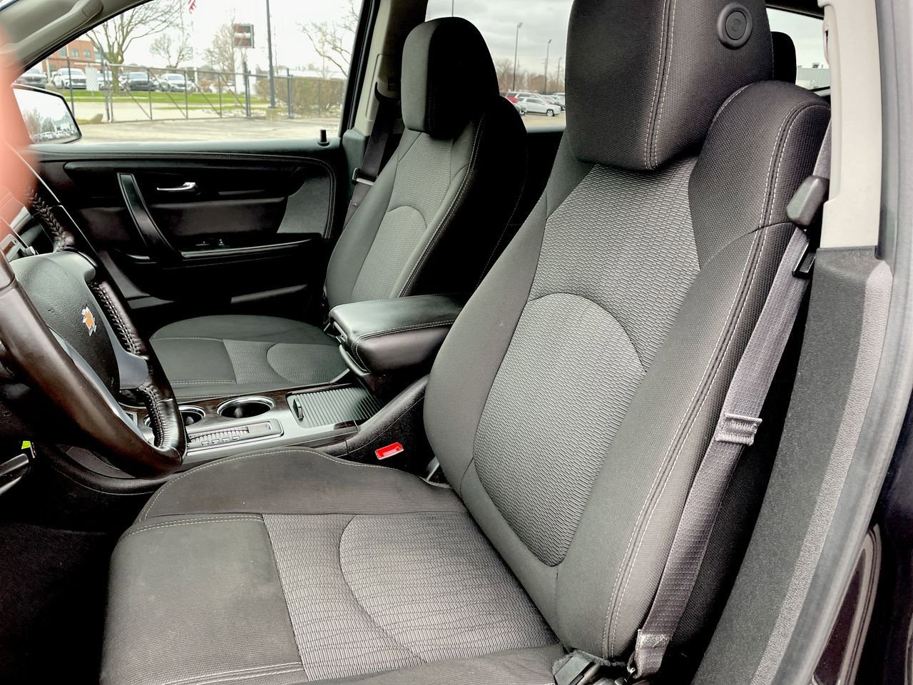 Thumbnail: 2015 Chevrolet Traverse - 11