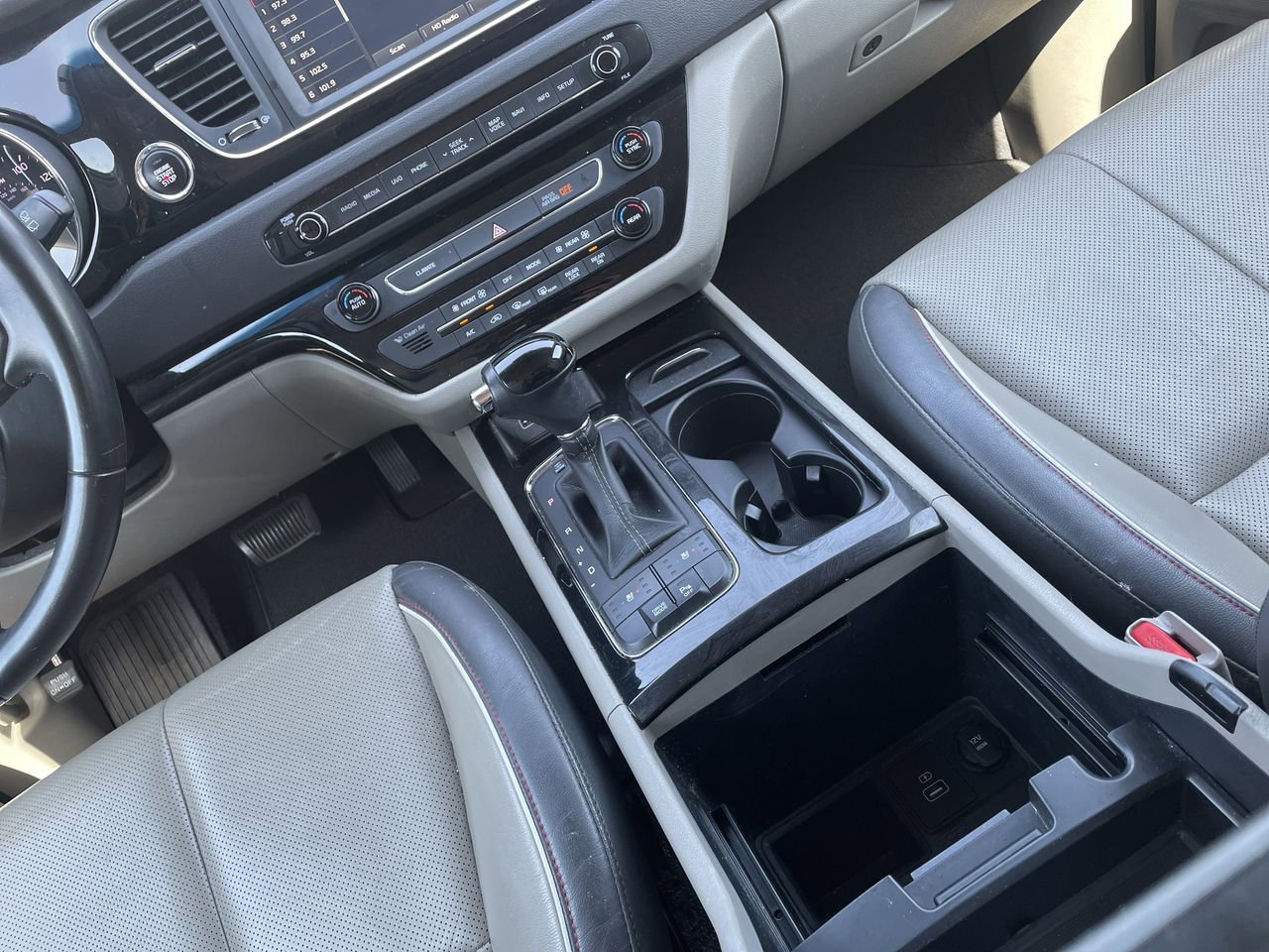 Thumbnail: 2016 Kia Sedona - 26
