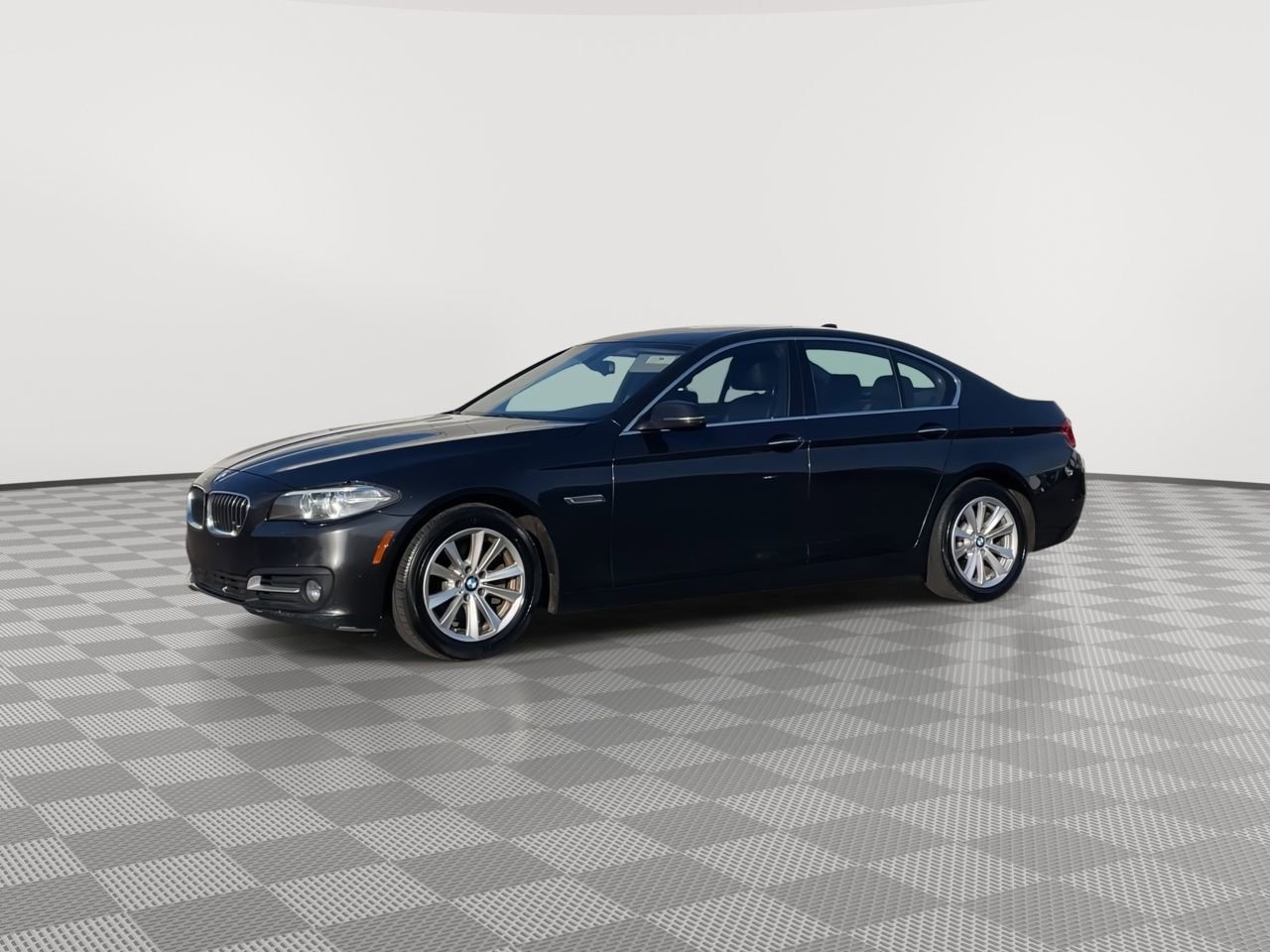 Thumbnail: 2015 BMW 5 Series - 4