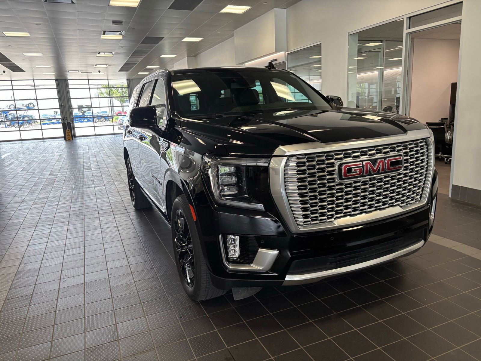 Thumbnail: 2023 GMC Yukon - 4