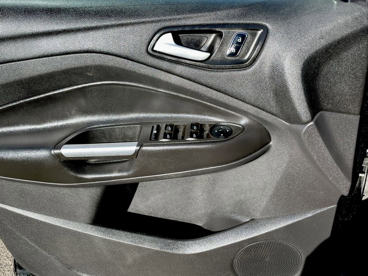 Thumbnail: 2015 Ford Escape - 27