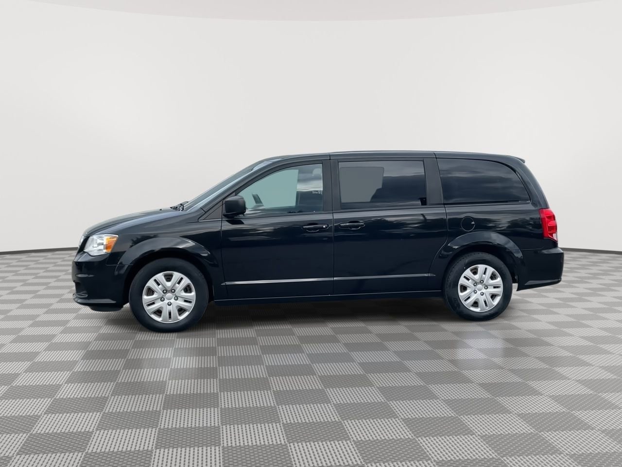 Thumbnail: 2018 Dodge Grand Caravan - 5